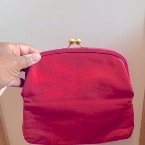 Hot pink COACH purse clutch…. Approximately 10 years old in EXCELLENT CONDITION
